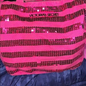 VS tote